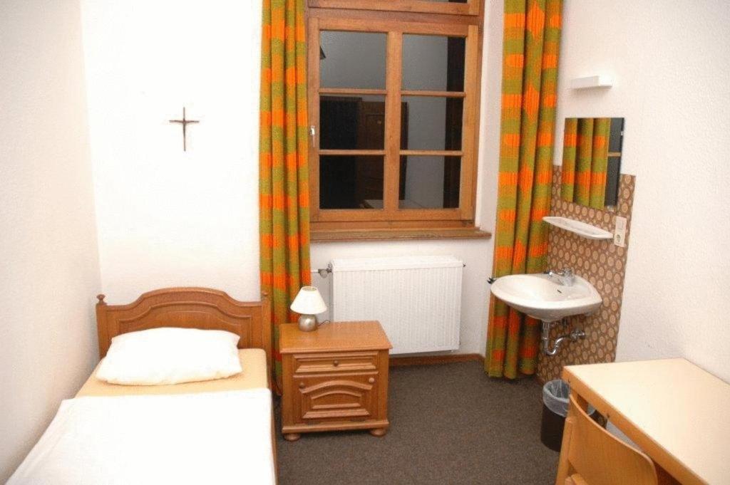 Nikolauskloster Jüchen Kültér fotó
